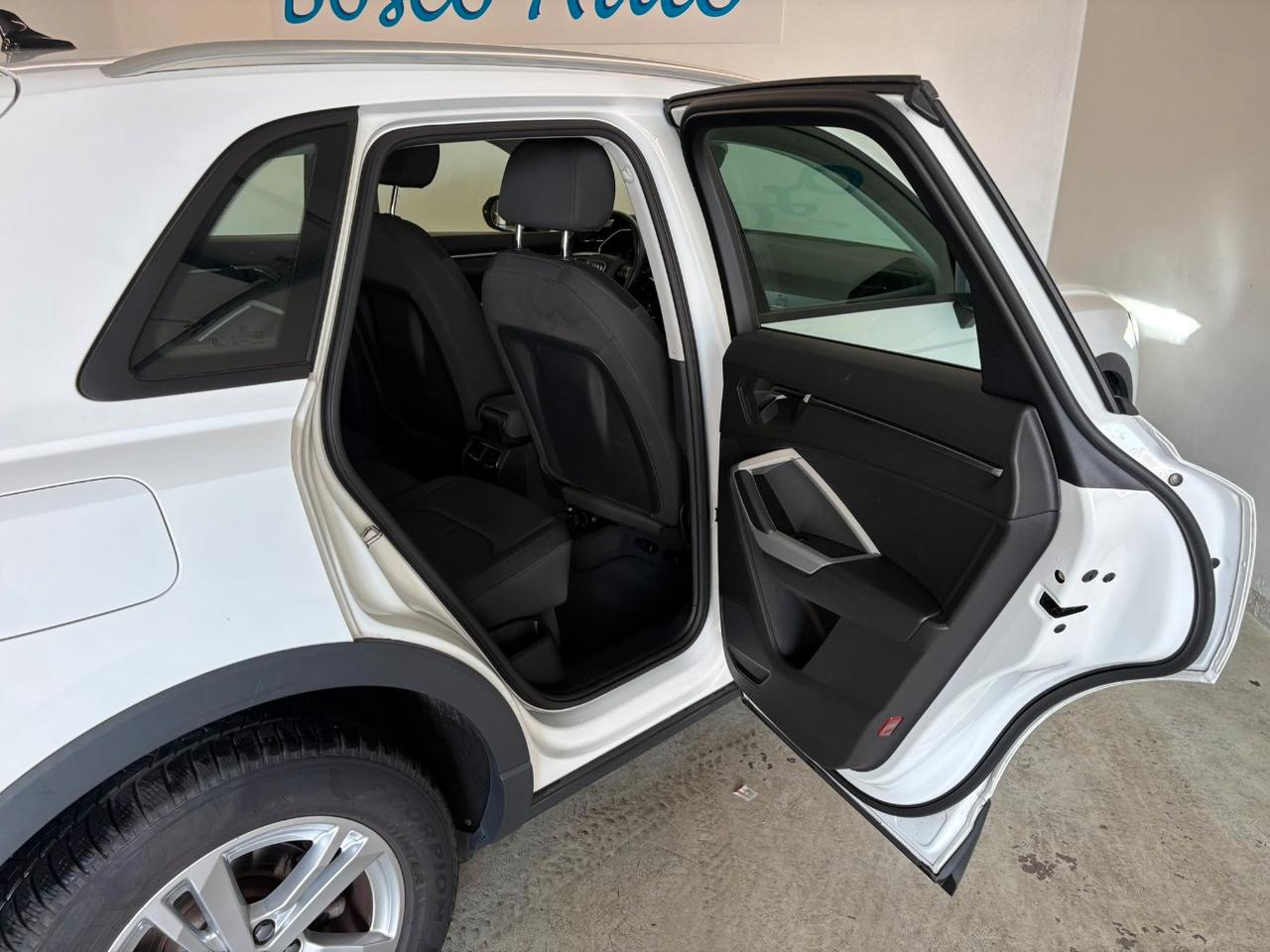 Audi Q3 35 1.5 tfsi mhev s-tronic