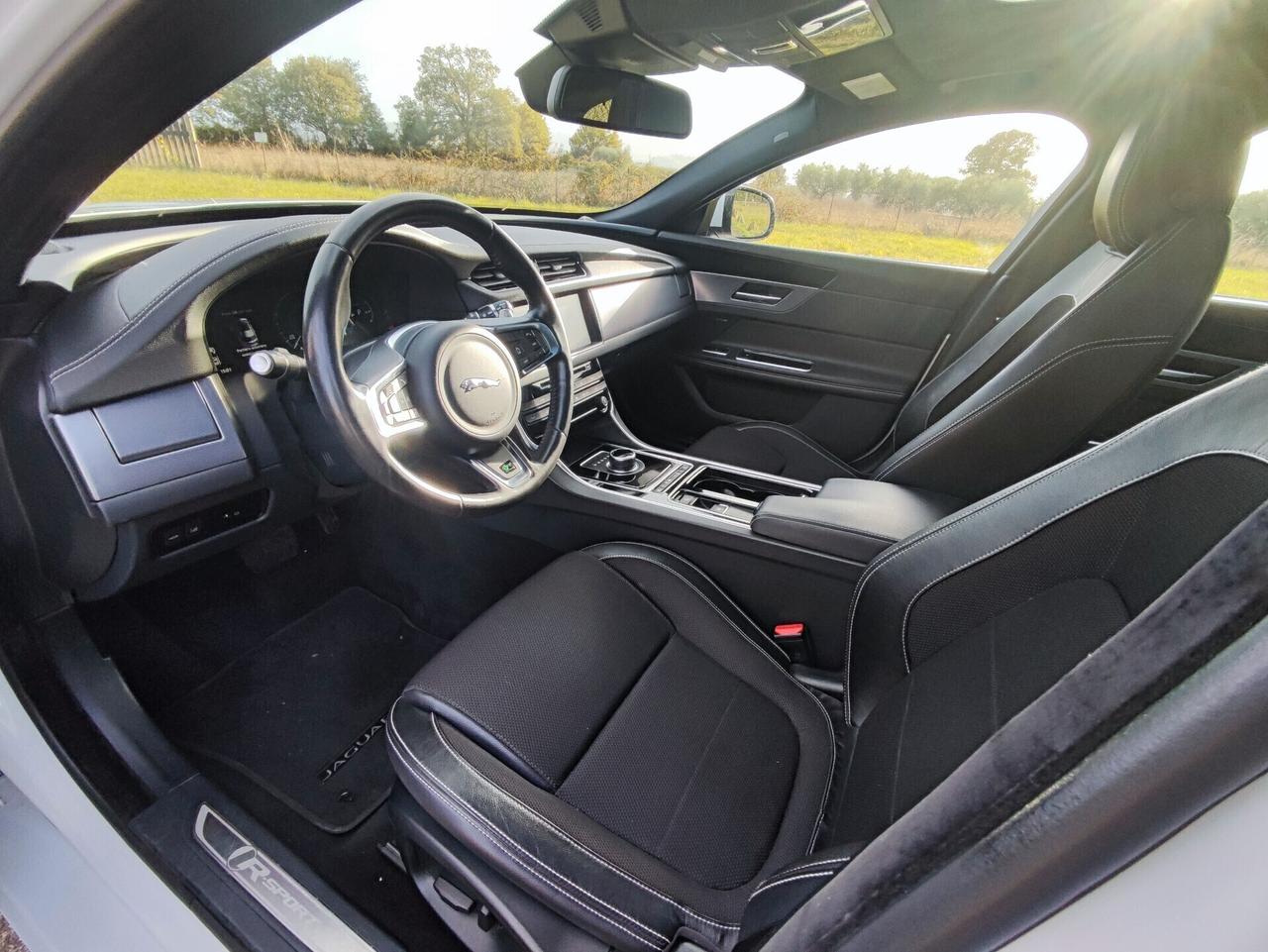 Jaguar XF Sportbrake 2.0 D 180 CV AWD aut. R-Sport