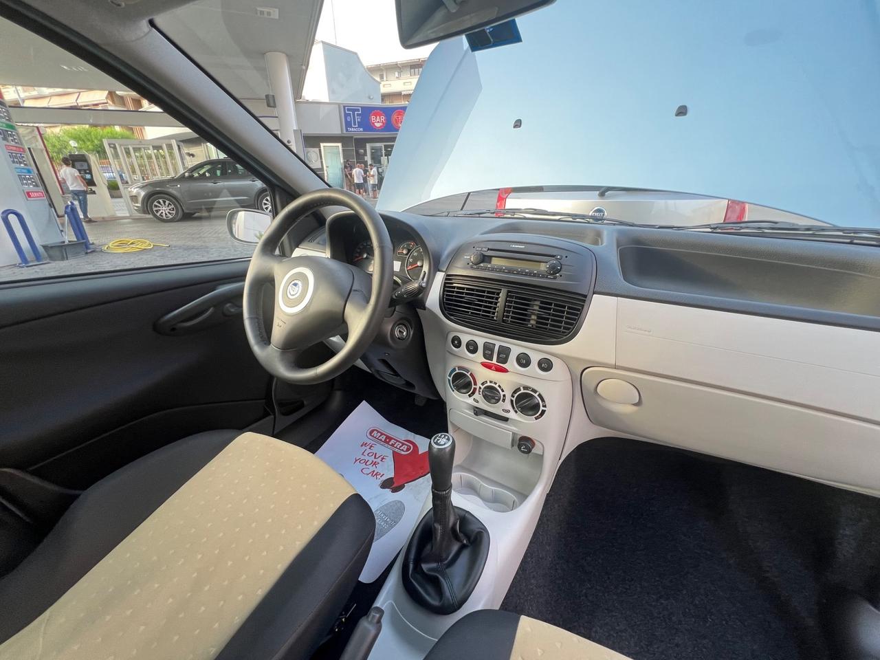 Fiat Punto 1.3 Multijet SOLO 22000 KM!!!!!!