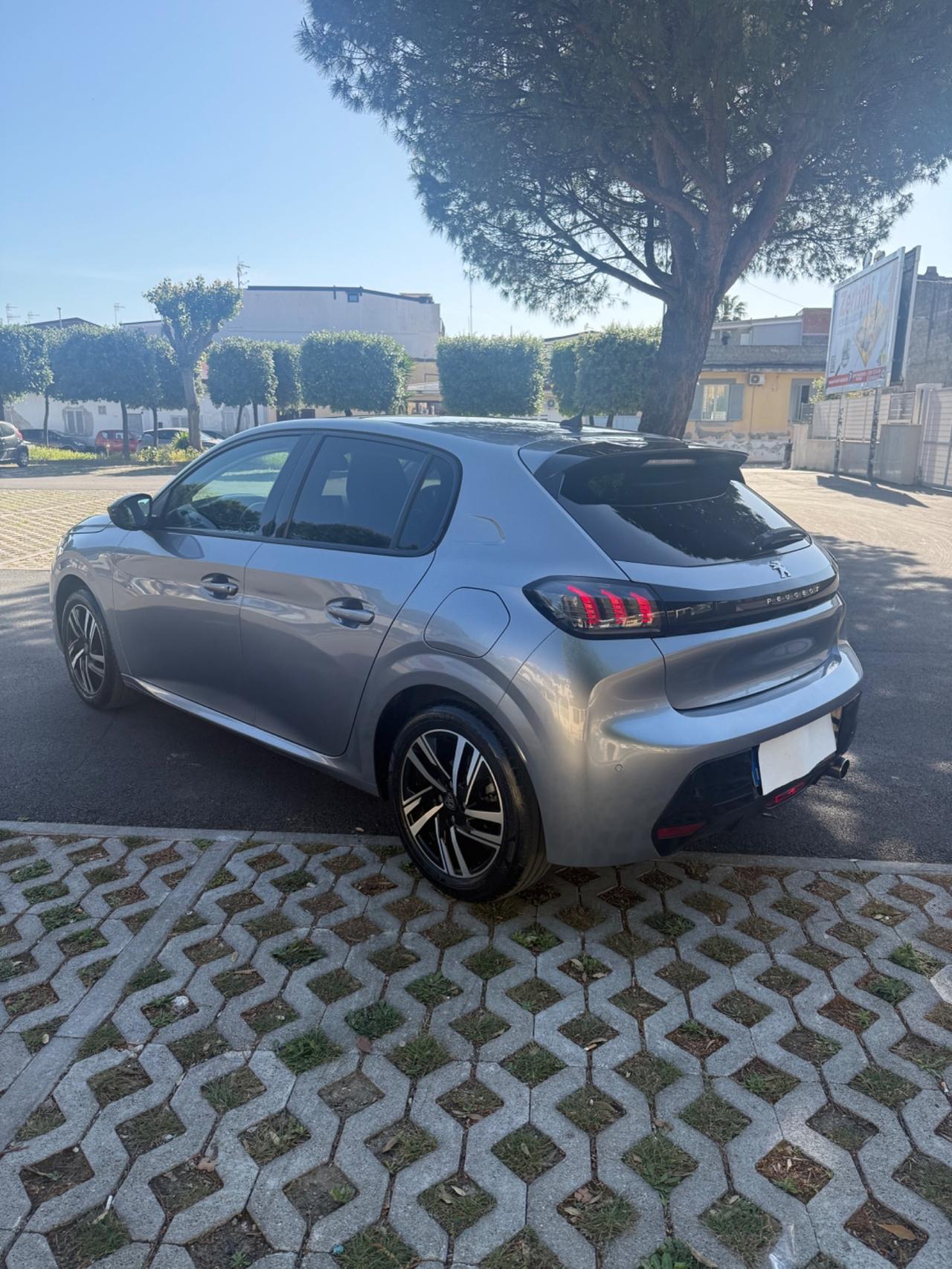 Peugeot 208 2021 virtual cockpit