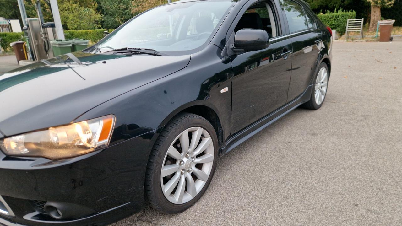 Mitsubishi Lancer 1.8 5p. Sportback Invite
