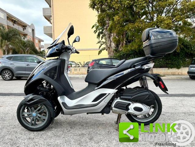 PIAGGIO MP3 LT 300 .