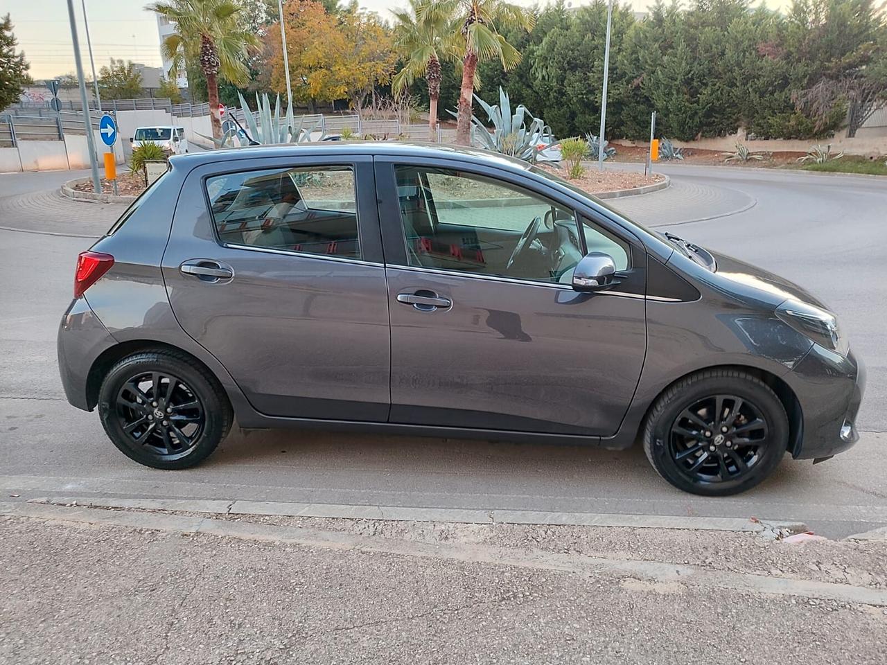 Toyota Yaris 1.4 Diesel ACTIVE 2015!!