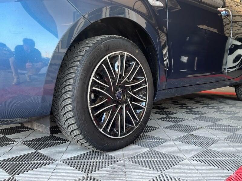 Lancia Ypsilon Ypsilon 1.0 FireFly 70cv S&S Hybrid SILVER PLUS