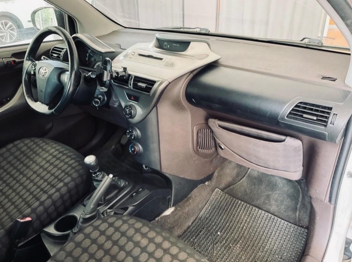 Toyota iQ 1.0