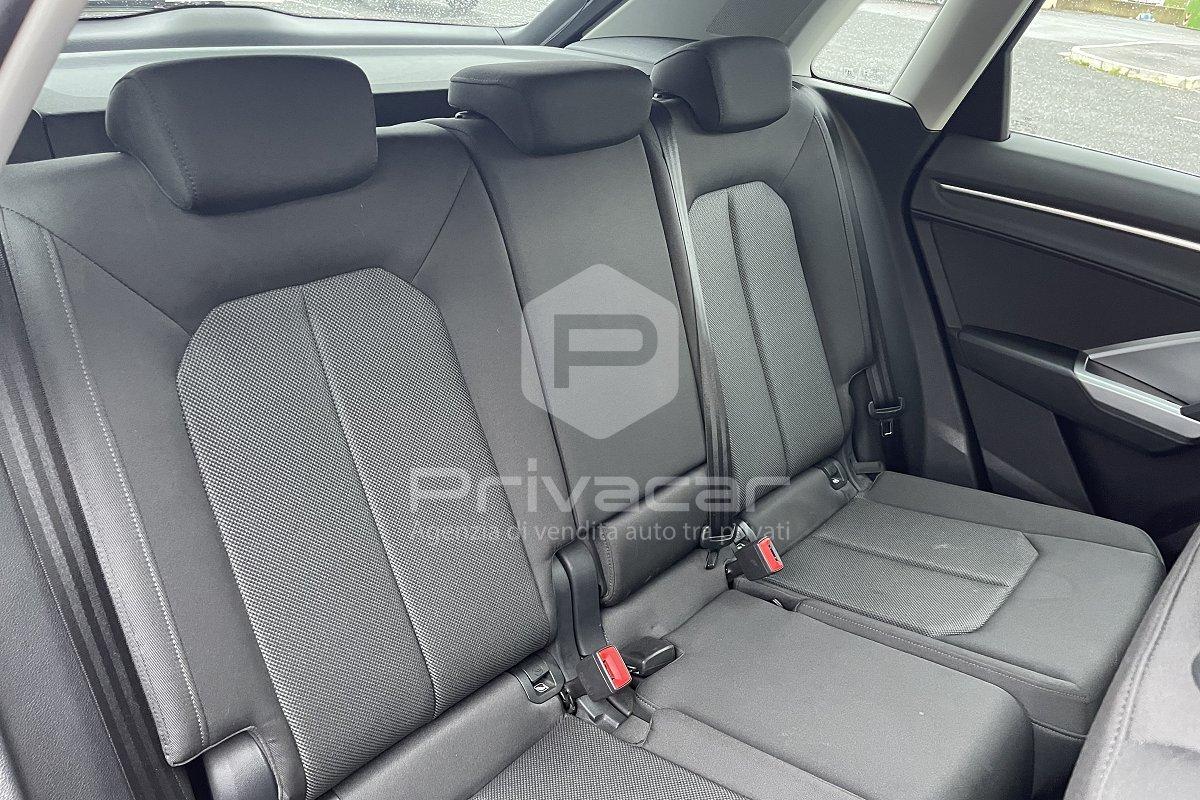 AUDI Q3 40 TFSI quattro S tronic S line edition