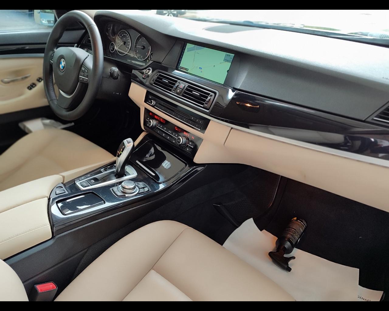 BMW Serie 5 (F10/11) - 525d xDrive Touring Business