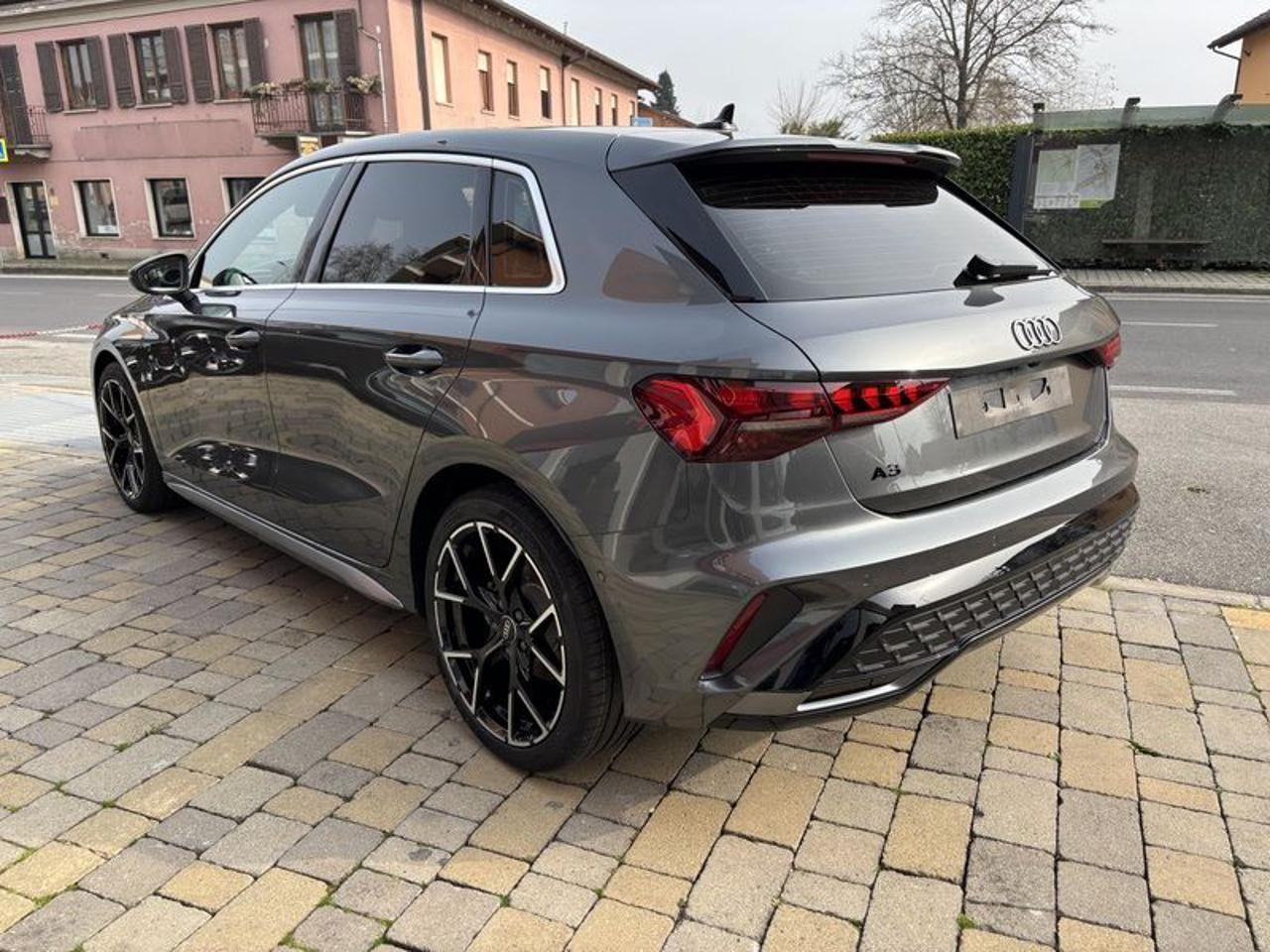 Audi A3 SPB TFSI 110 kW S tronic S line edition MATRIX