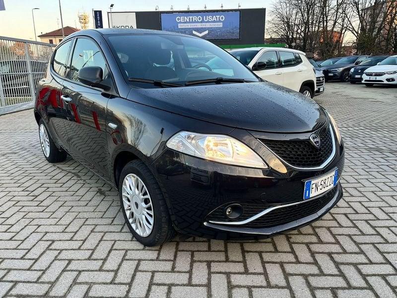 Lancia Ypsilon 1.2 69 CV 5 porte Silver