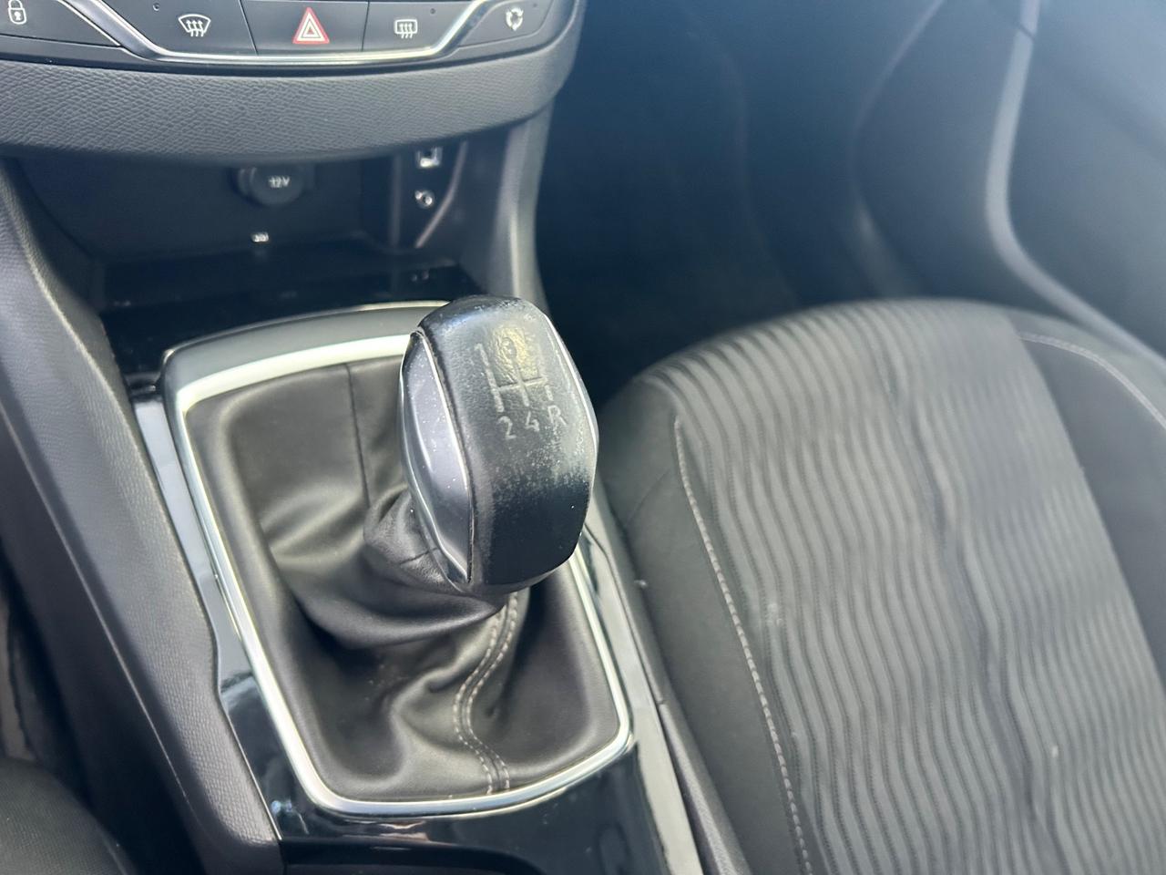 Peugeot 308 1.6 HDi 92 CV 2014