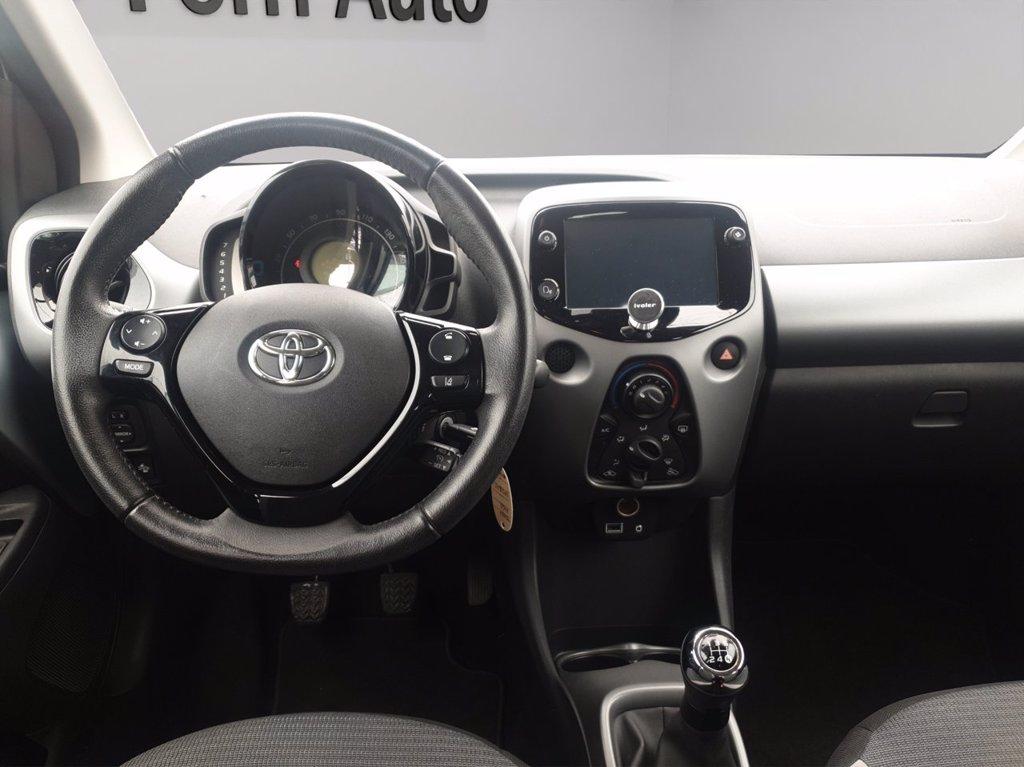 TOYOTA Aygo 5p 1.0 x-play 72cv del 2021