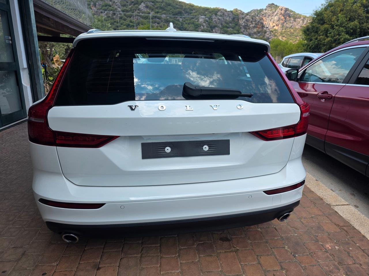 Volvo V60 B4 (d) Geartronic Momentum Business Pro