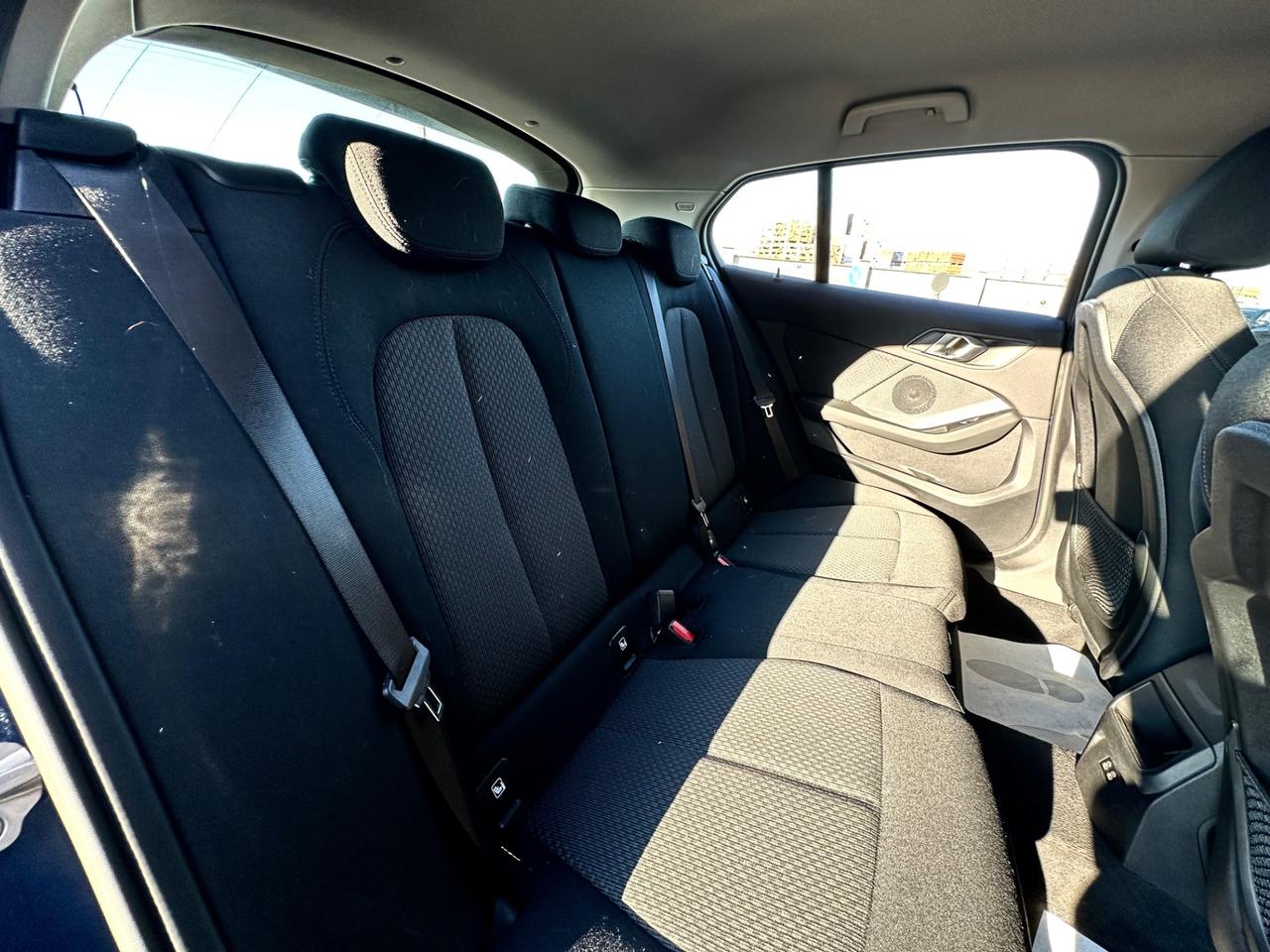 BMW Serie 1 f40 116d Business Advantage