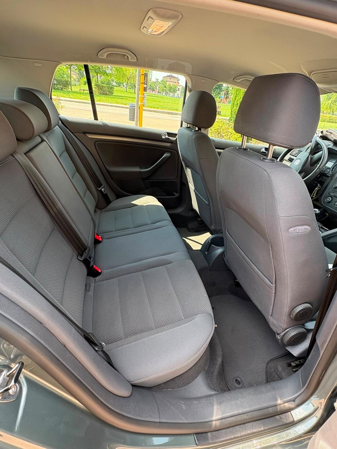 Volkswagen Golf 1.6 16V FSI
