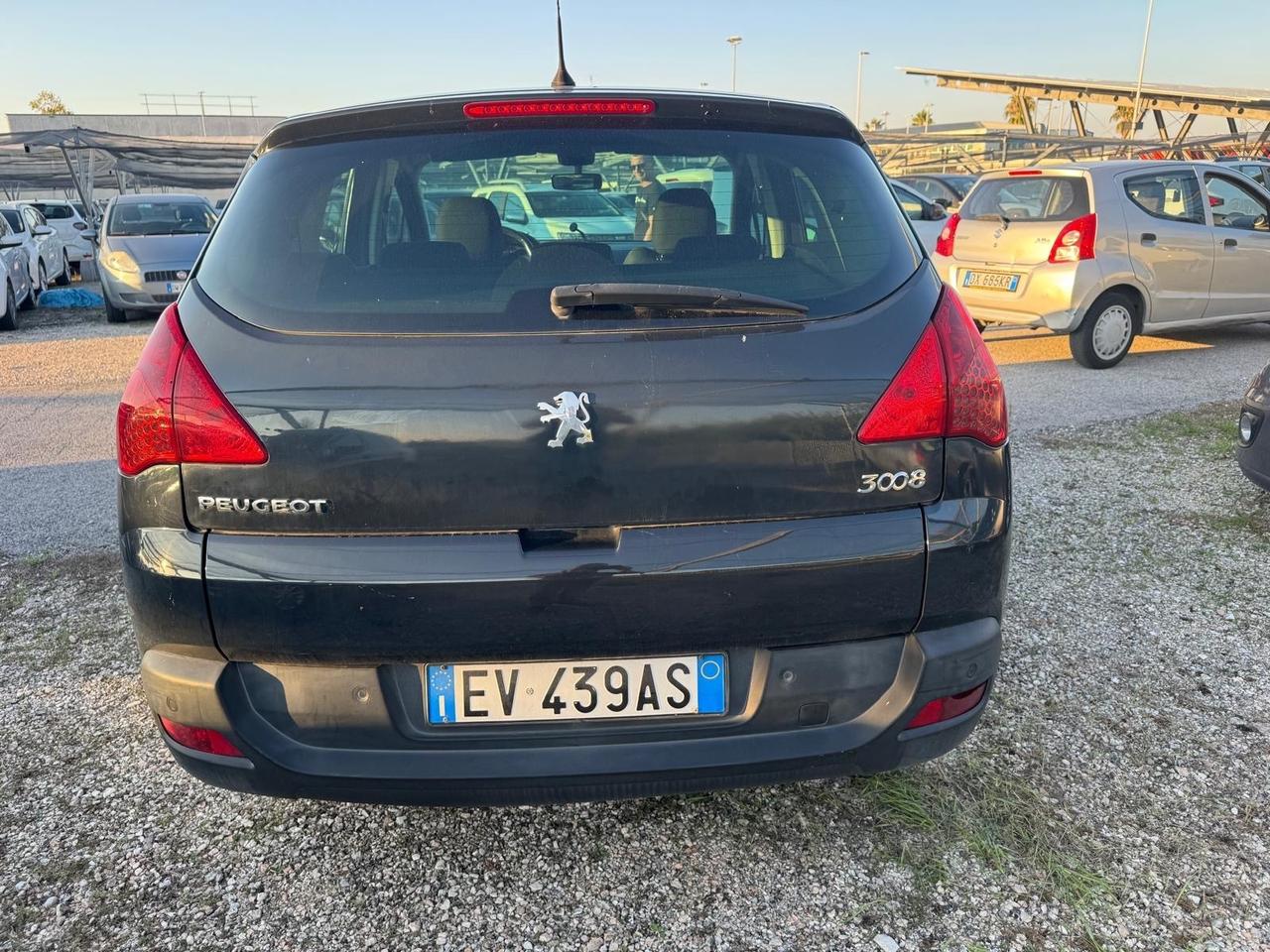 Peugeot 3008 1.6 HDi 115CV Business cambio automatico