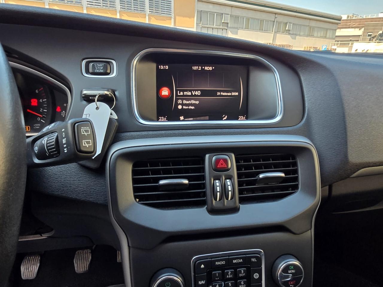 VOLVO V40 D2 MOMENTUM 2.0 DIESEL