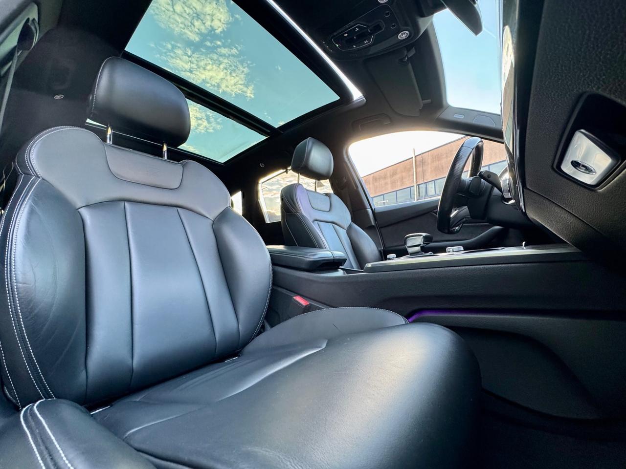 Audi Q7 S-Line Quattro 7 Posti