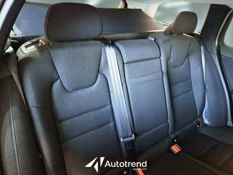 Volvo V60 B4 197+14 CV Mild Hybrid Diesel Automatica Momentum Business