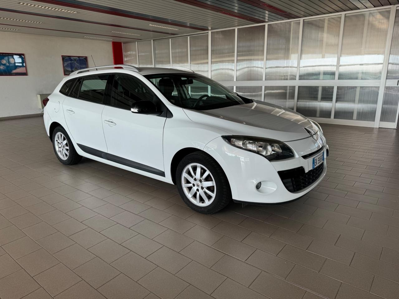 Renault Megane Mégane 1.6 SporTour Attractive