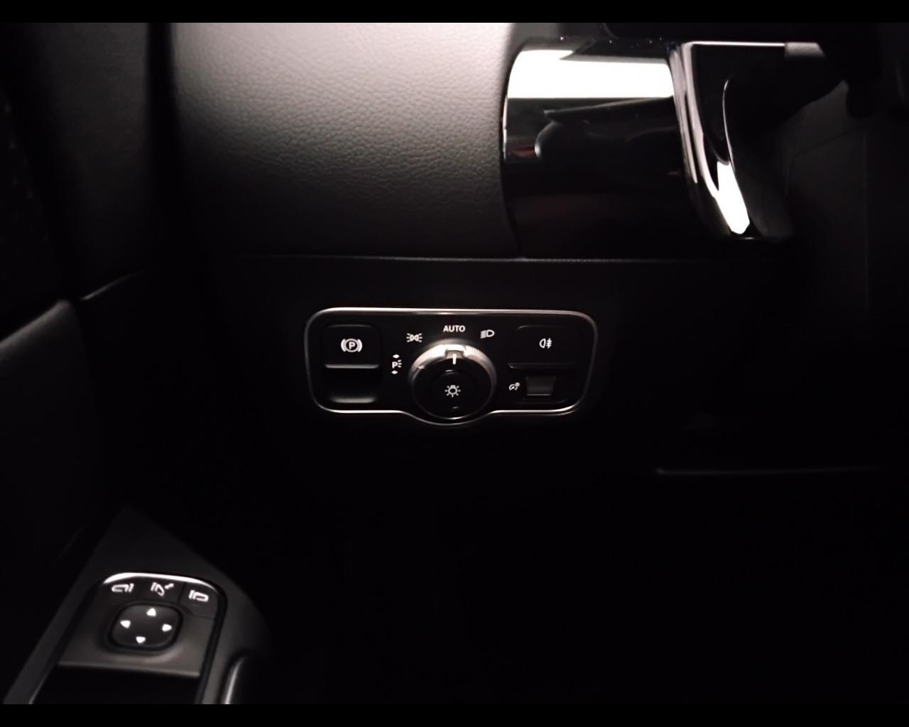 Mercedes-Benz GLA-H247 2023 - GLA 180 d Progressive Advanced auto