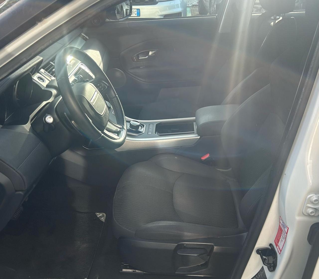 Range Rover Evoque 2.0 TD4 150 CV 5p. Pure