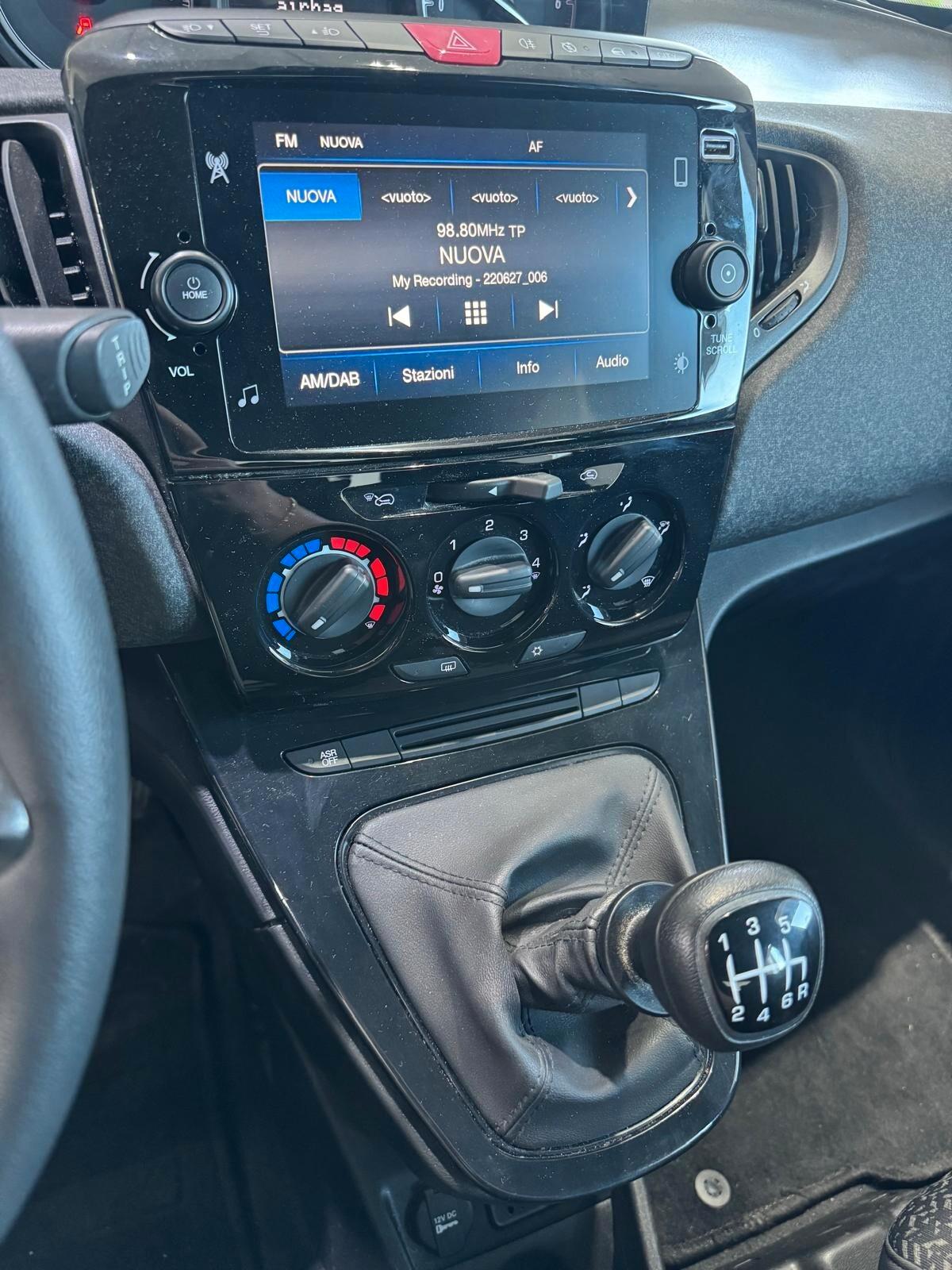 Lancia Ypsilon 1.0 FireFly 5 porte S&S Hybrid Gold