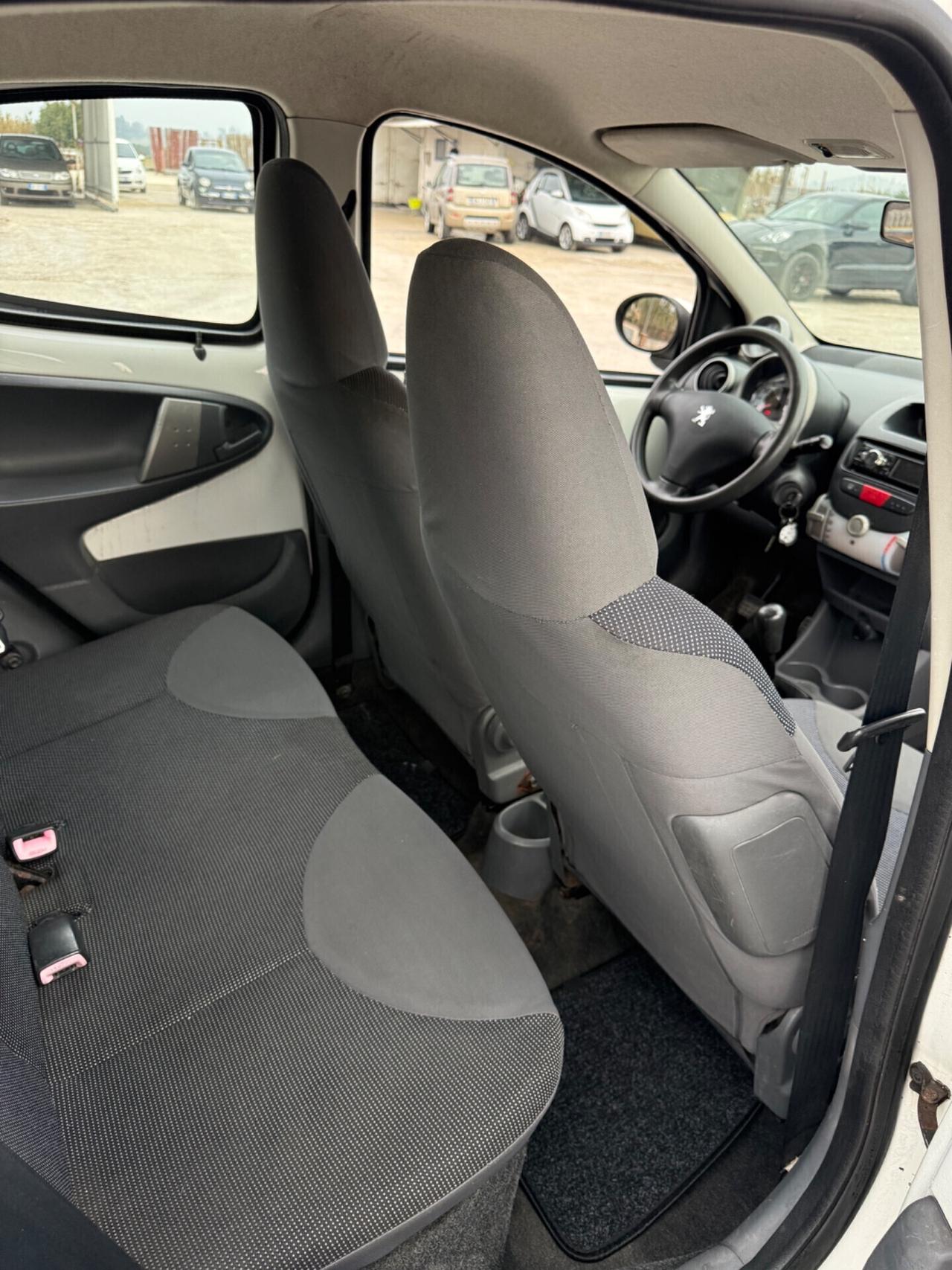 Peugeot 107 5porte 1.0 benzina 68cavalli NEOPATENTATI