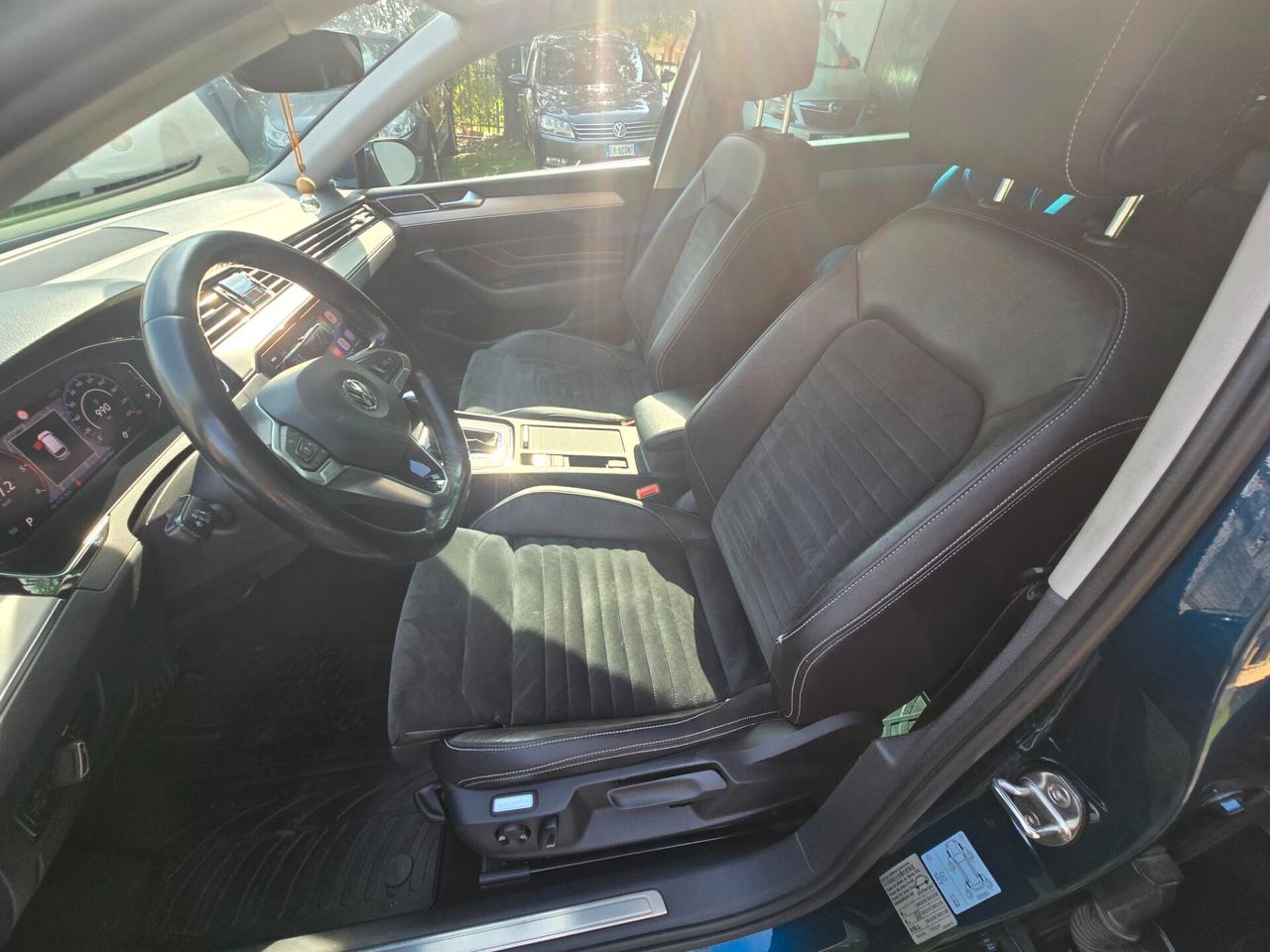 VW Passat 2.0 TDI 150CV DSG Executive -2019