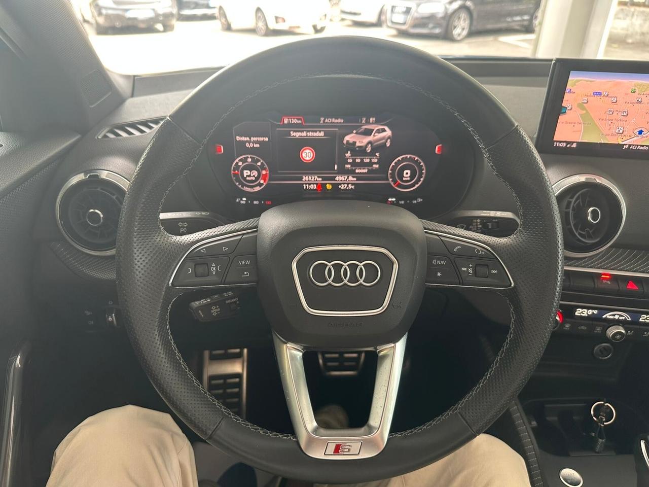 Audi Q2 35 TDI S tronic Identity Black