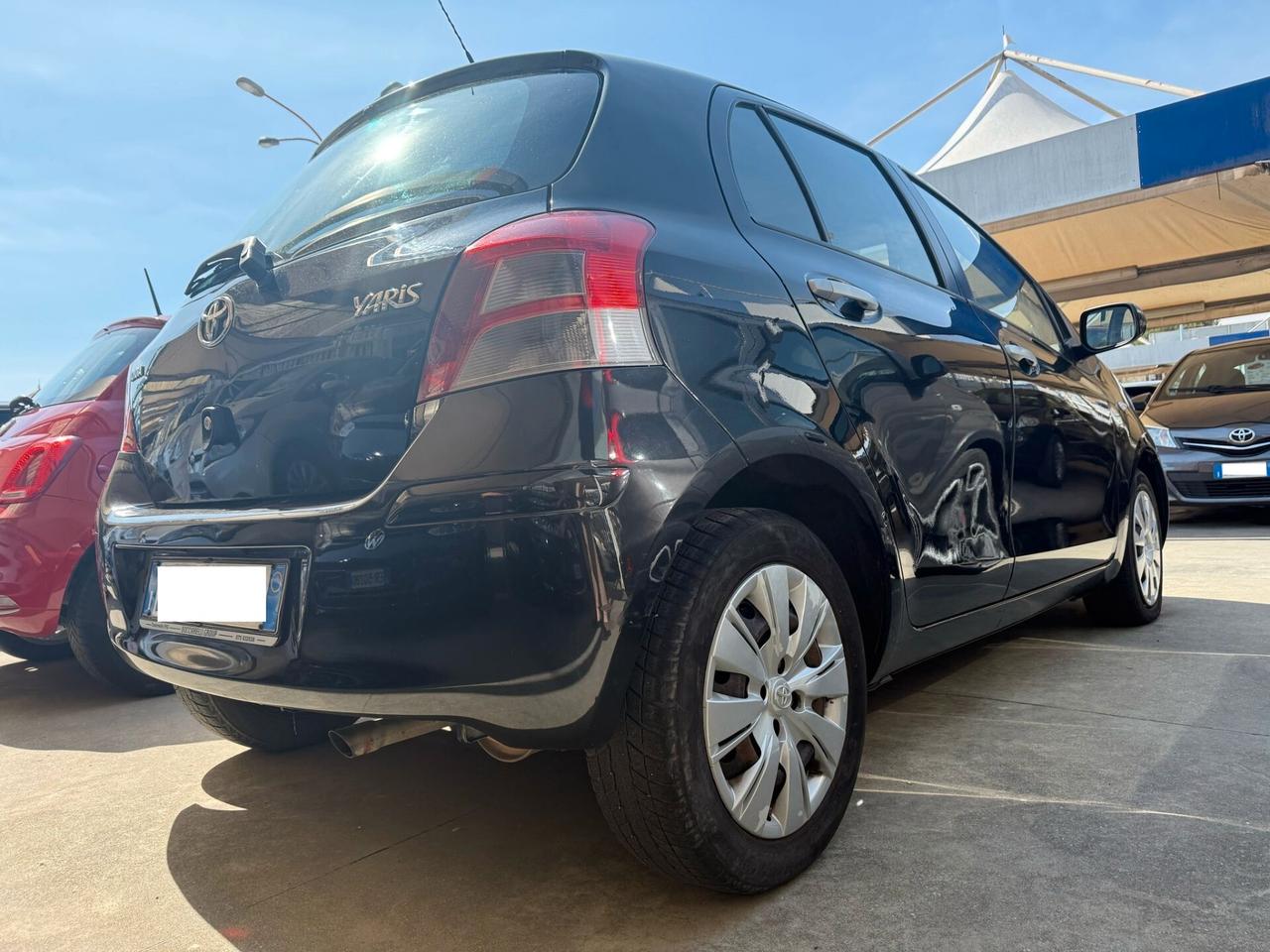 TOYOTA YARIS 1,3 BENZ.