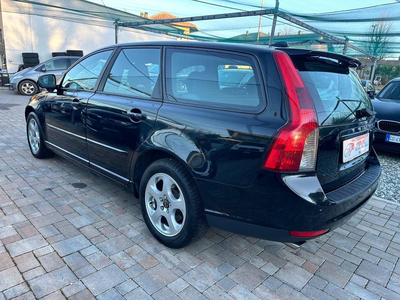 Volvo V50 D3 R-design