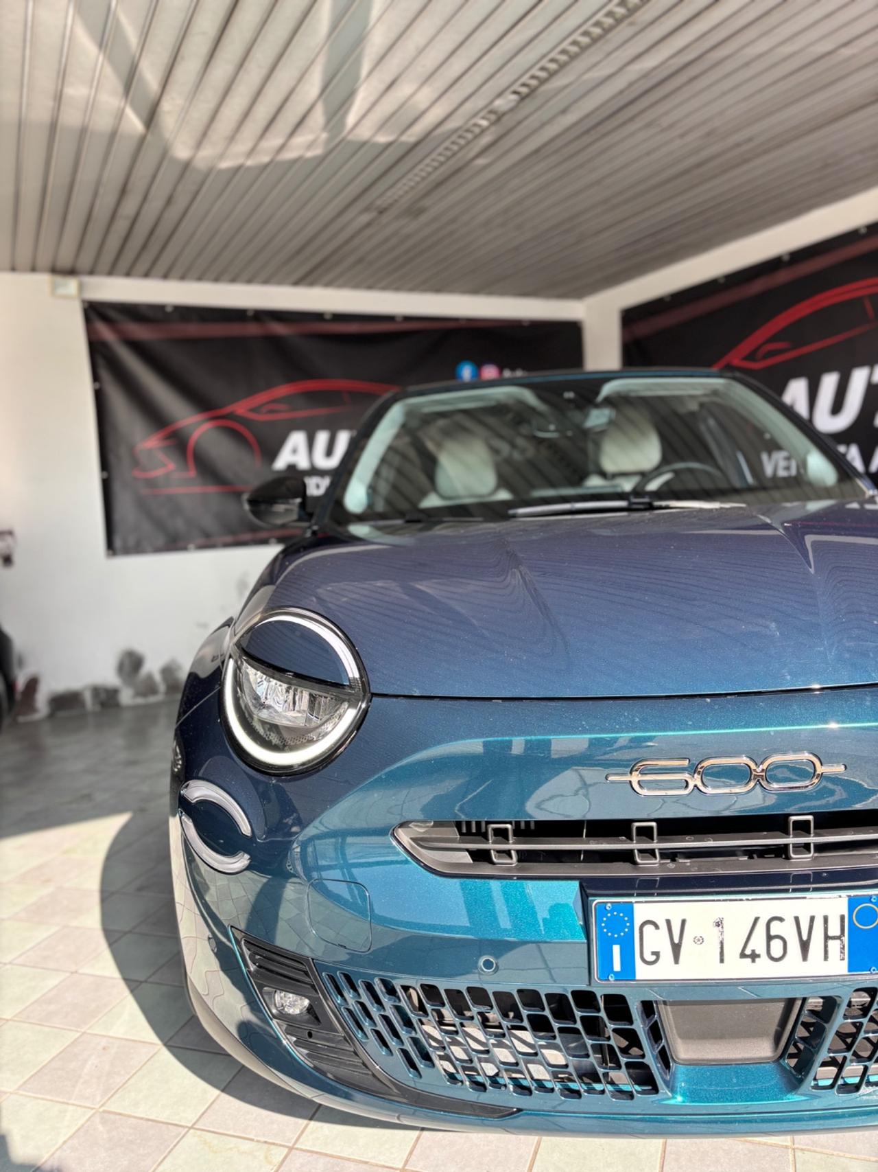 Fiat 600 Hybrid 100 automatica 5 anni di garanzia casa madre