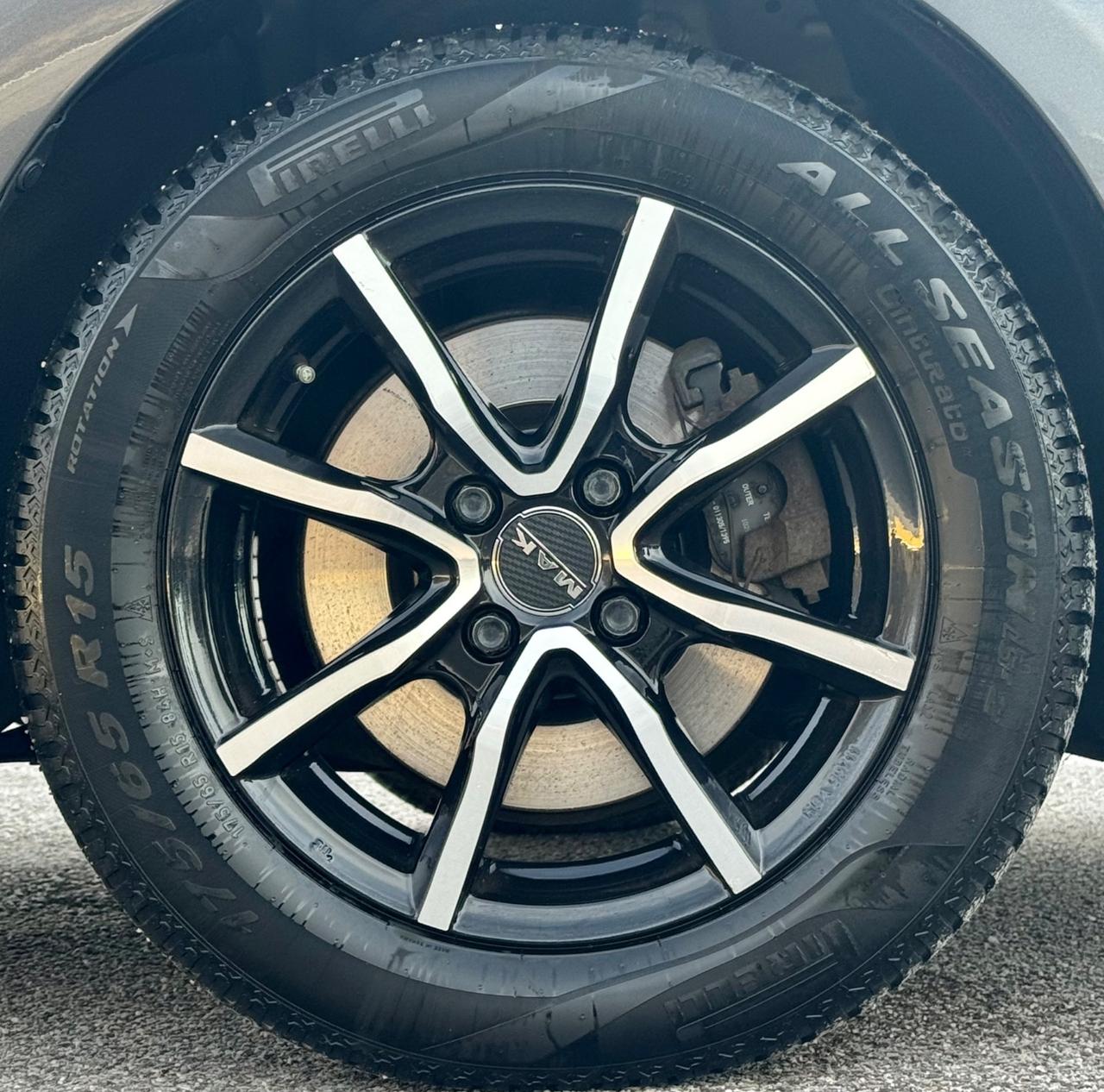 Toyota Yaris 1.5 Hybrid 5p Lounge Neopatentati