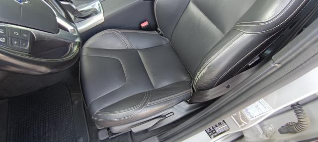 VOLVO V60 D3 Momentum