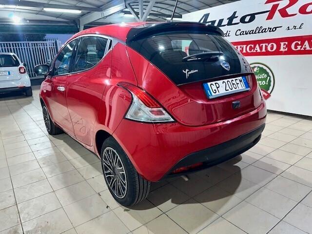 Lancia Ypsilon 1.0 FireFly 5 porte S&S Hybrid Gold