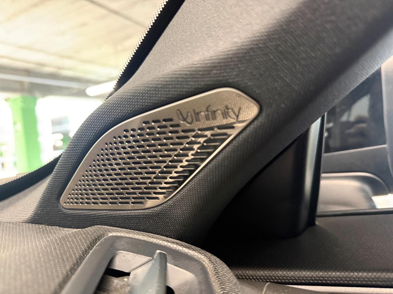 Lynk&co 01 PHEV More