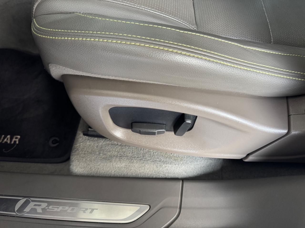 Jaguar F-Pace 2.0 D 180 CV AWD R-Sport