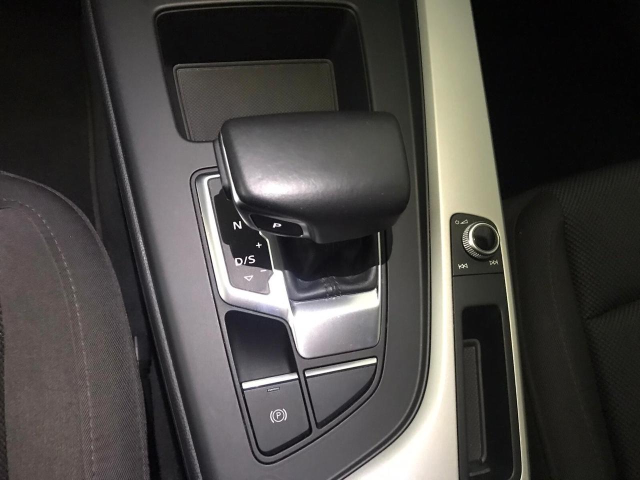 Audi A4 Avant 40 TDI quattro S tronic Business