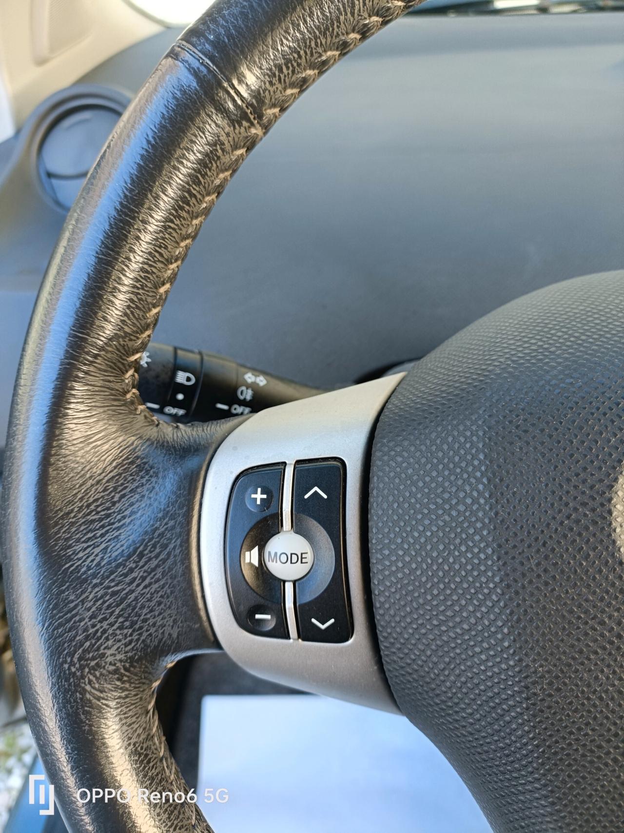 Toyota Yaris 1.3 5 porte Sol