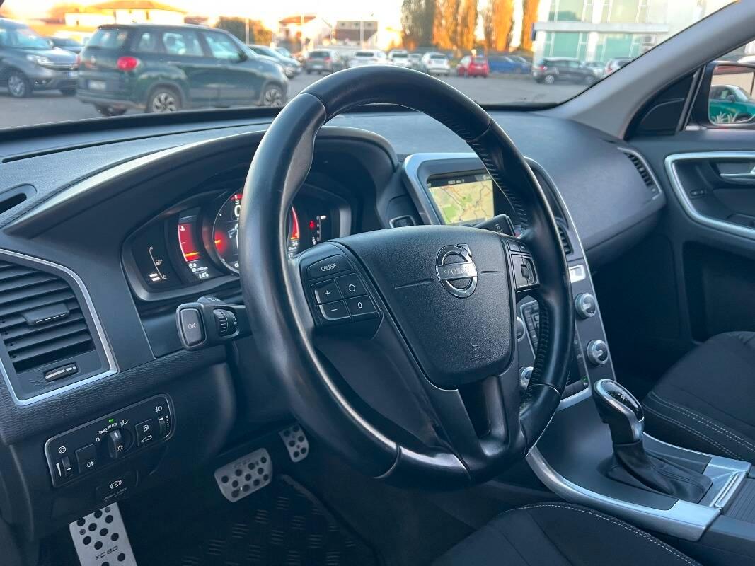 Volvo XC60 2.0 d3 Business 136cv geartronic