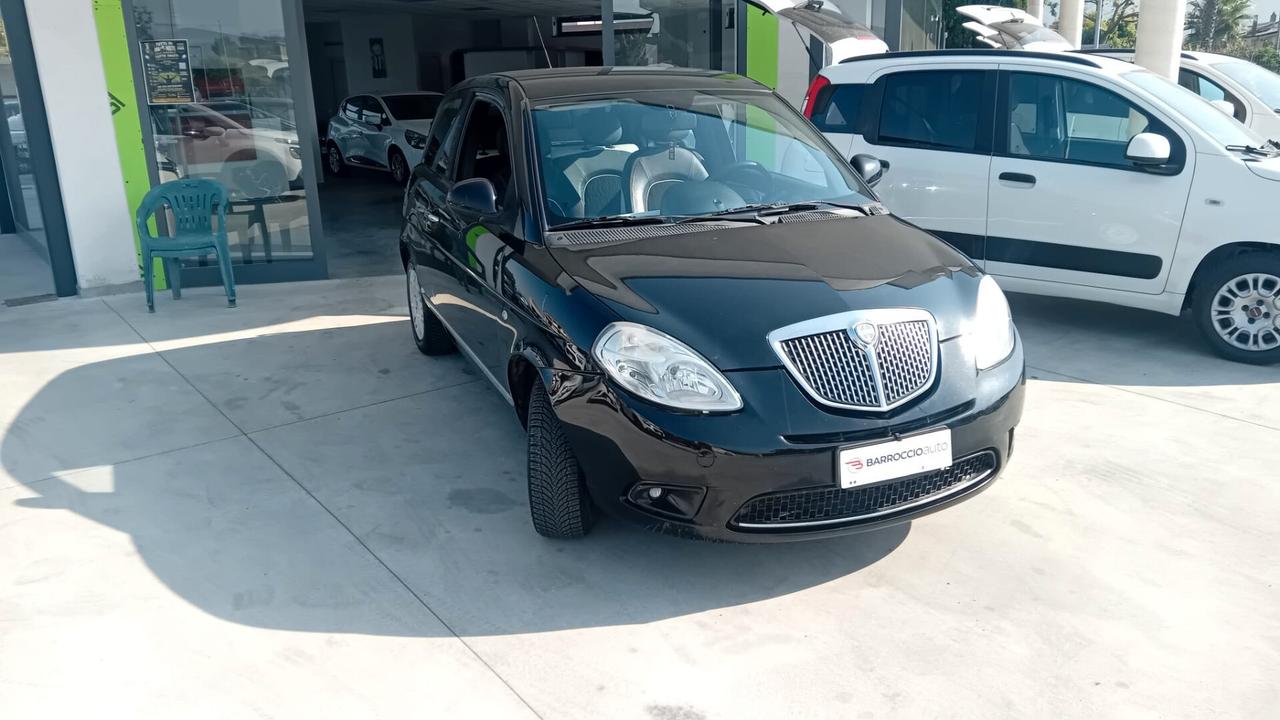 Lancia Ypsilon 1.3 MJT 75 CV Platinum