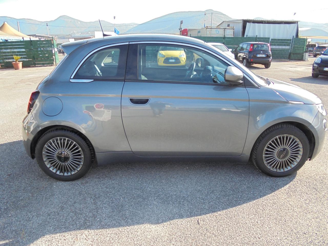 Fiat 500 500e Berlina 42 kWh Icon