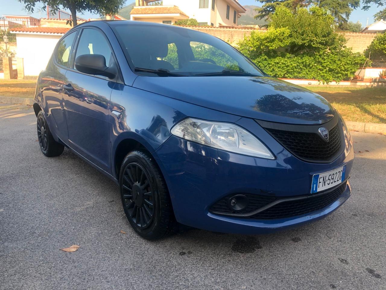 Lancia Ypsilon 1.2 69 CV 5 porte Unyca