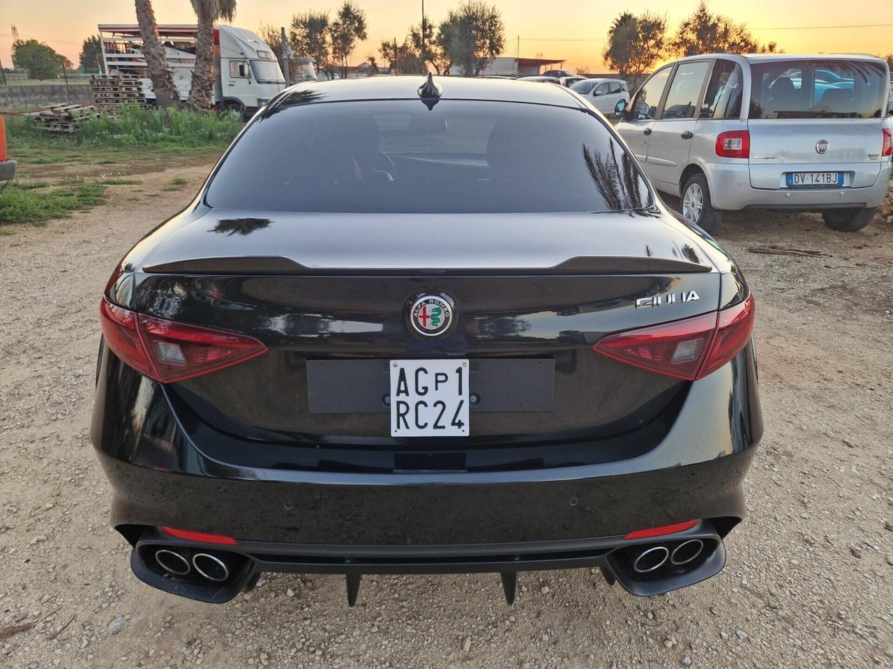 Alfa Romeo Giulia 2.9 T V6 AT8 Quadrifoglio