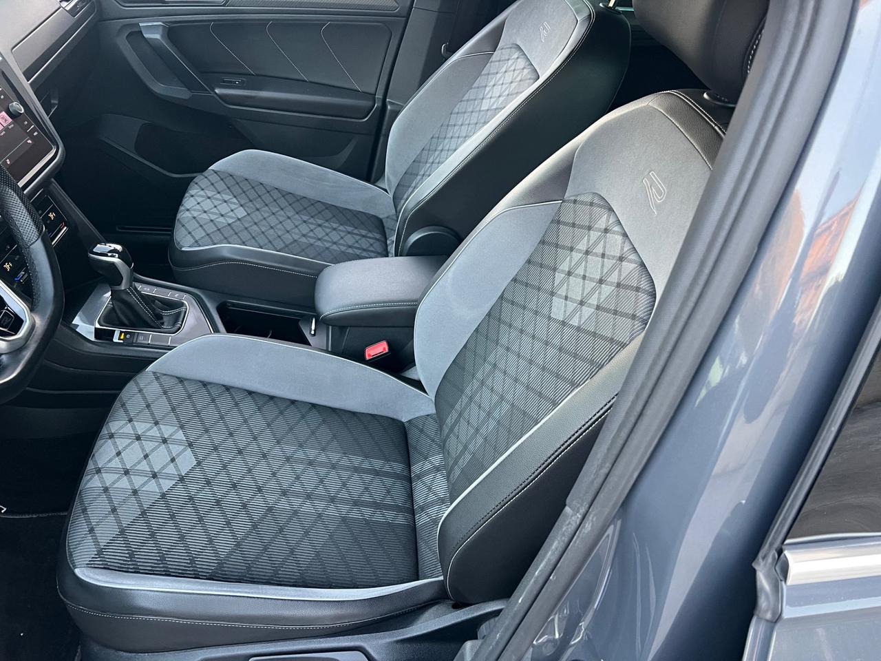 Volkswagen Tiguan 2.0 TDI 150 CV SCR DSG R-Line