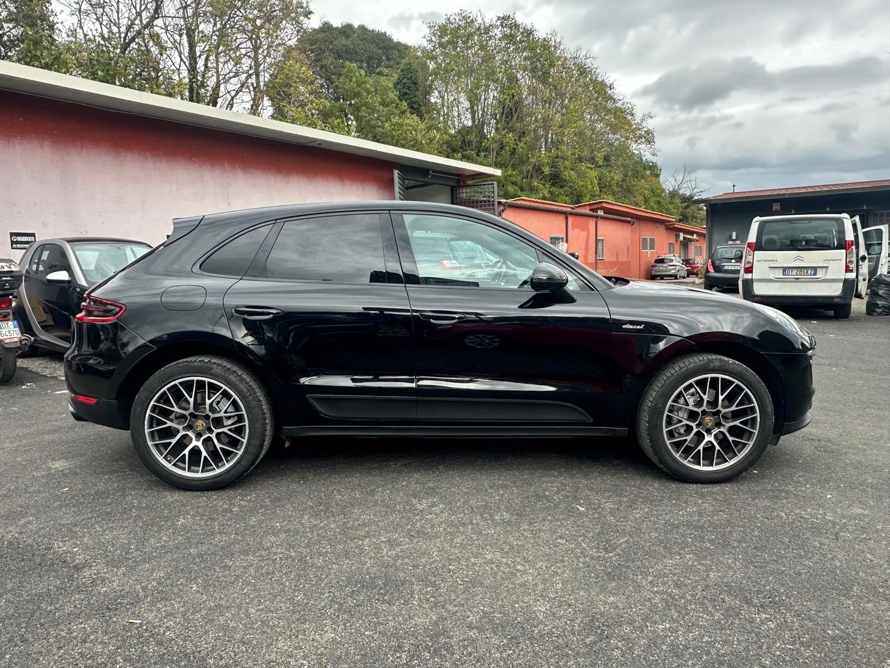 Porsche Macan 3.0 S Diesel Black edition Rs Sport Service Permute Rate Garanzia