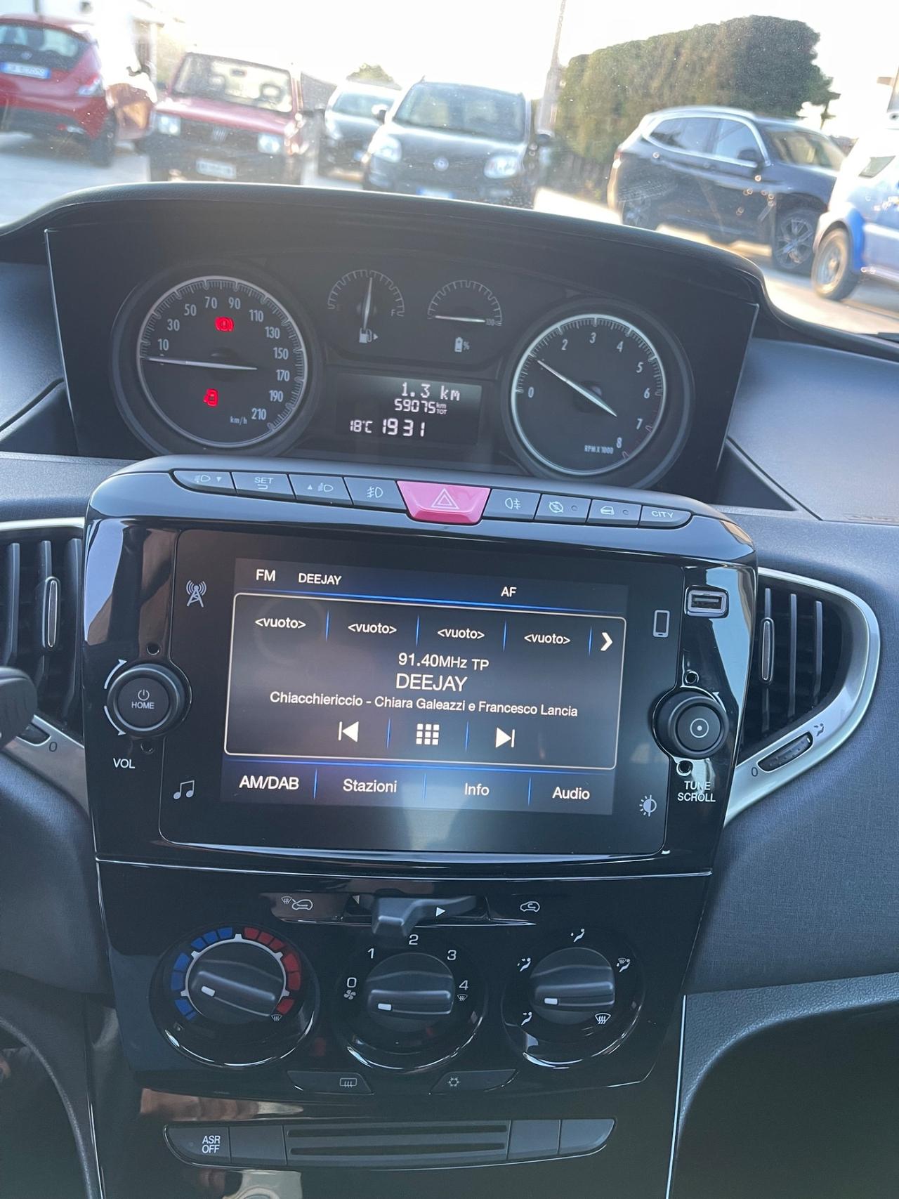 Lancia Ypsilon 1.0 FireFly 5 porte S&S Hybrid Ecochic Gold