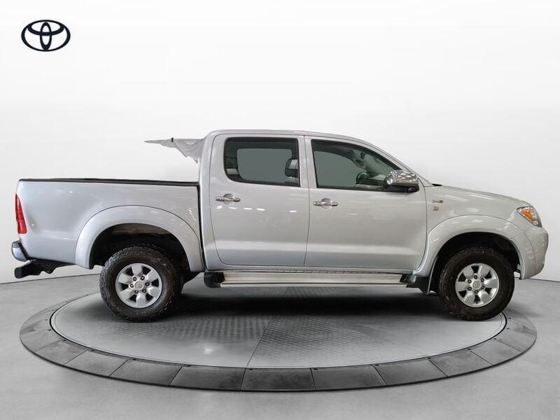 Toyota Hilux Hilux 2.5 D-4D 4WD 4p. Double Cab DLX
