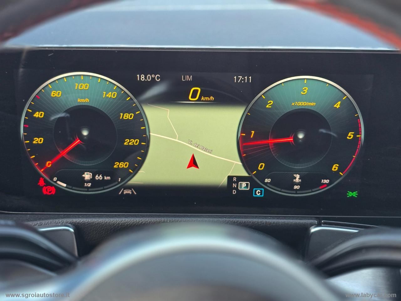 MERCEDES-BENZ GLB 200 d Automatic Premium