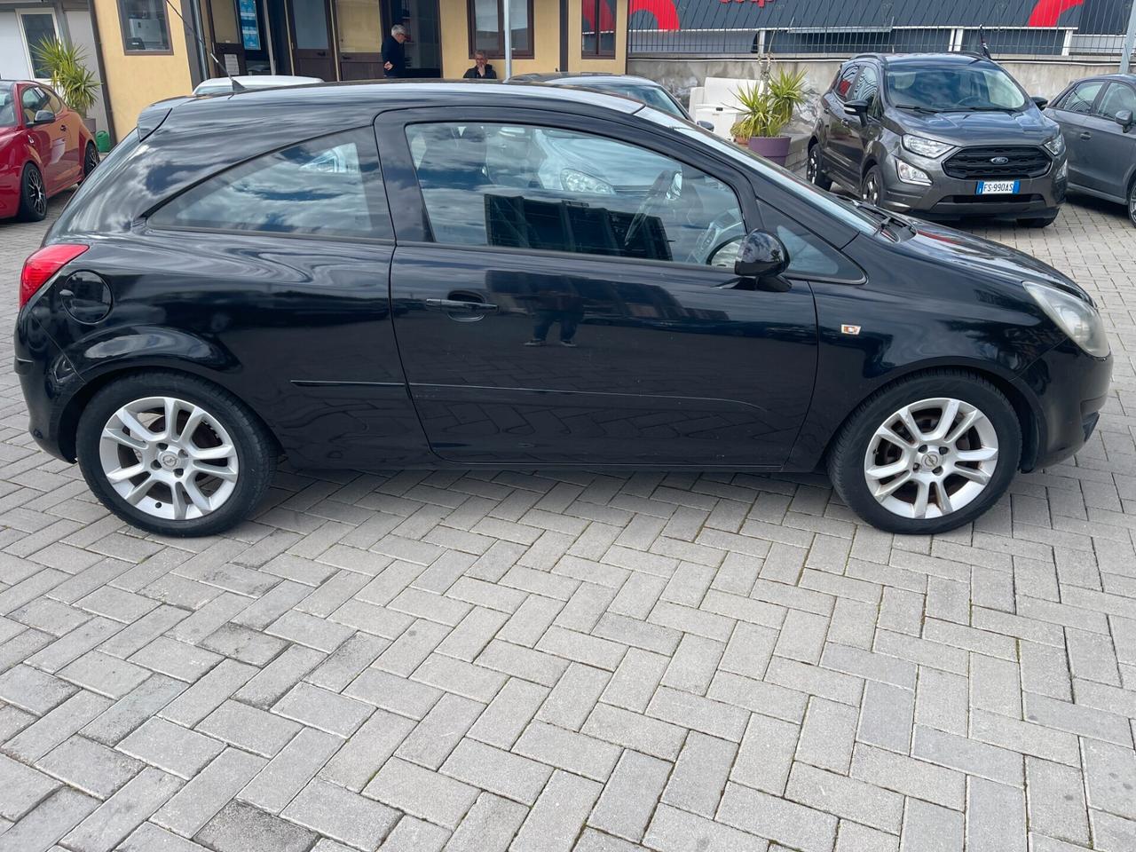 Opel Corsa 1.2 Sport